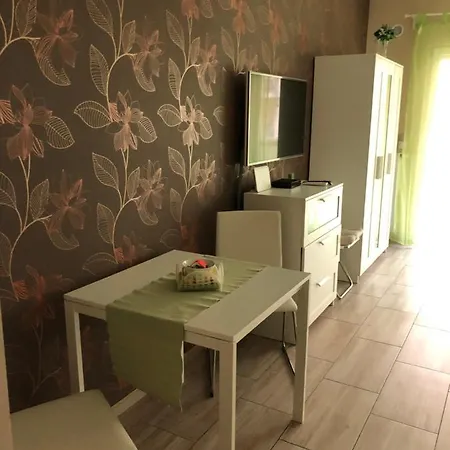 Velence Spa Apartman ヴァレンツァ