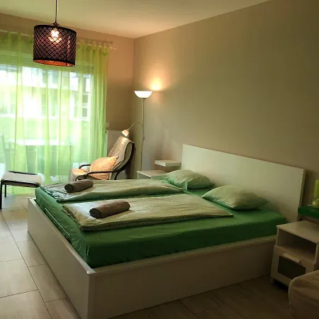 Apartment Tóparti Wellness Apartman Delux