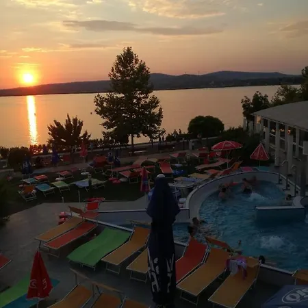 Apartment Tóparti Wellness Apartman Delux Velence