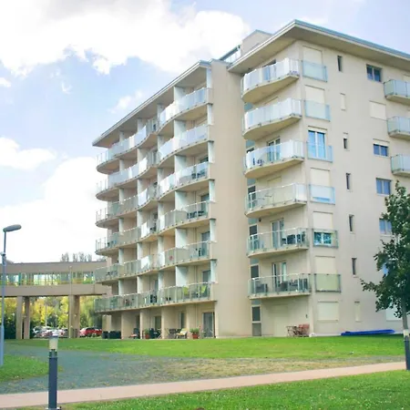 Velence Spa Apartman 韦伦采
